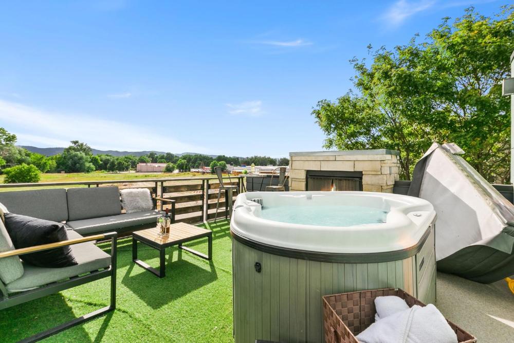 Old Town Modern New Build - Rooftop Spa with Mtn Views!